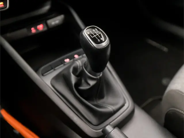 Kia Stonic 1.0 T-GDi DynamicLine 2020 Benzine 10
