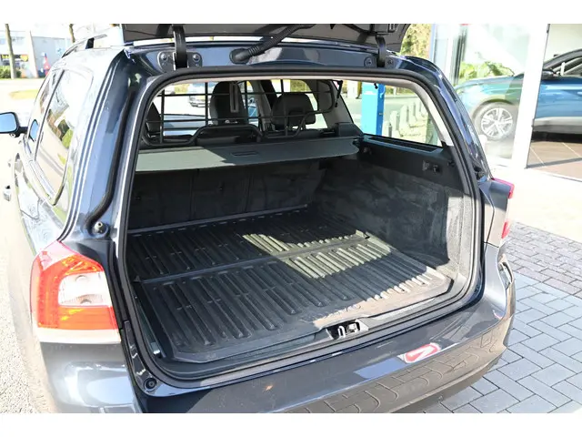 Volvo V70 2.0 T4 Dynamic Edition 2015 Benzine 9