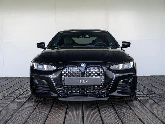 BMW 4 Serie 420i Coupé M Sport Pro 2025 Benzine 3