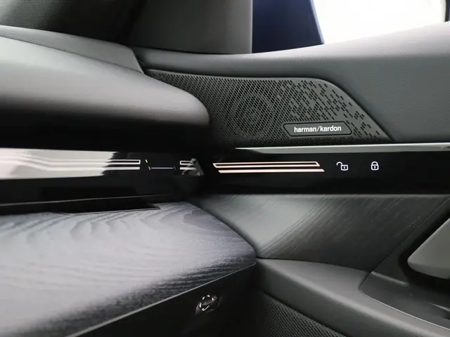 BMW 5 Serie Touring 530e 2025 Hybride Benzine 13