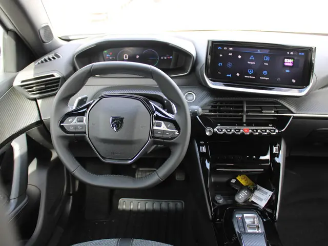 Peugeot 2008 1.2 Hybrid 145 Allure 2025 Hybride Benzine 16