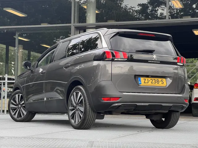 Peugeot 5008 1.2 PureTech Blue Lease Premium 2019 Benzine 6