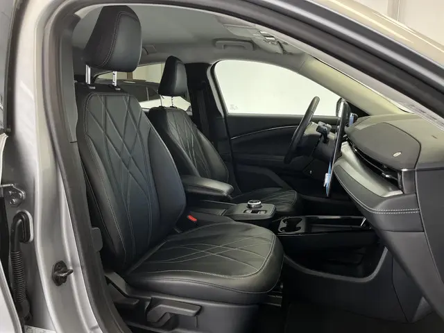 Ford Mustang Mach-E RWD 75 kWh 2021 Elektrisch 18