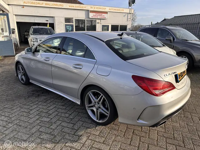 Mercedes-Benz CLA 200 Edition 1 2013 Benzine 8