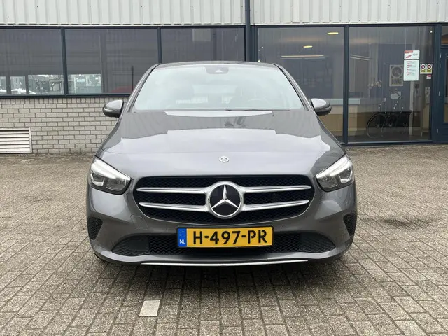 Mercedes-Benz B-Klasse 180 Launch Edition 2020 Benzine 43