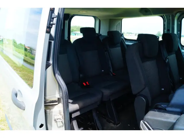 Ford Transit Custom 9 persoons, 112855km ! 2015 Diesel 7
