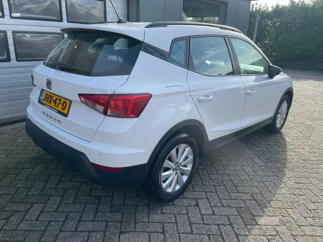 SEAT Arona 1.0 TSI Style 2021 Benzine 4