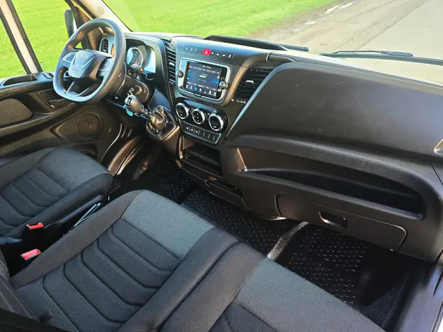 Iveco Daily 35S16V 2.3 410 H2 2023 Diesel 13