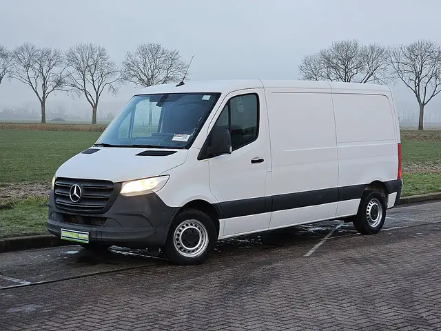 Mercedes-Benz Sprinter 2