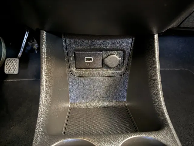 Opel KARL 1.0 Rocks Online Edition 2019 Benzine 18