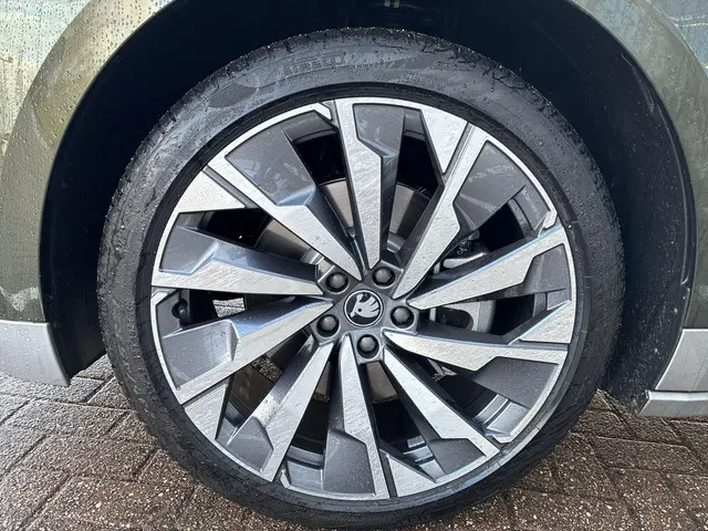 Škoda Enyaq iV 85 Business Edition 2025 Elektrisch 9