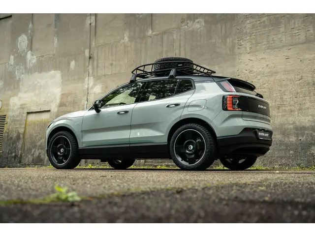 Volvo EX30 Extended Range Plus 2025 Elektrisch 3