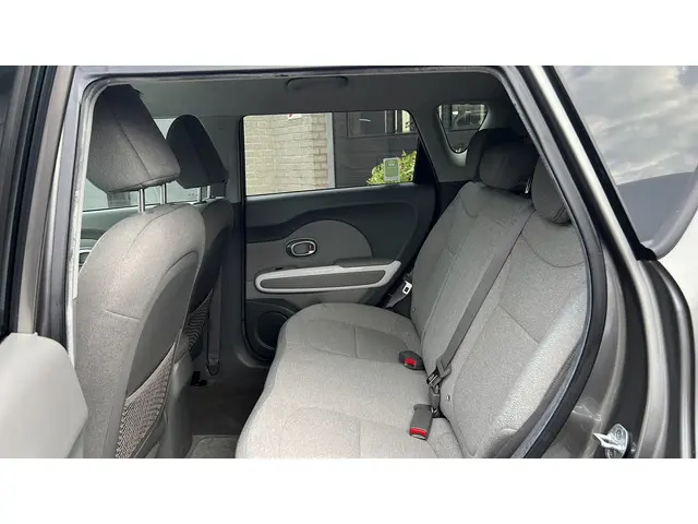 Kia e-Soul EV ExecutiveLine 27 kWh 2015 Elektrisch 10