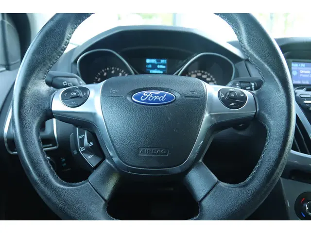 Ford Focus WAGON 1.6 TI-VCT TITANIUM AUT. 2013 Benzine 18