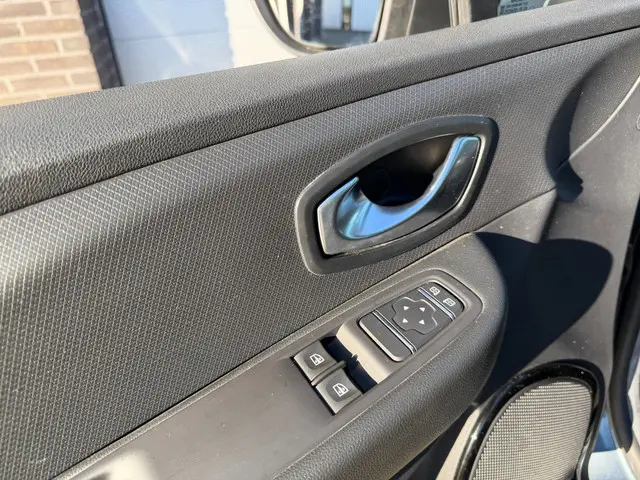 Renault Clio Estate 0.9 TCe Zen 2018 Benzine 9