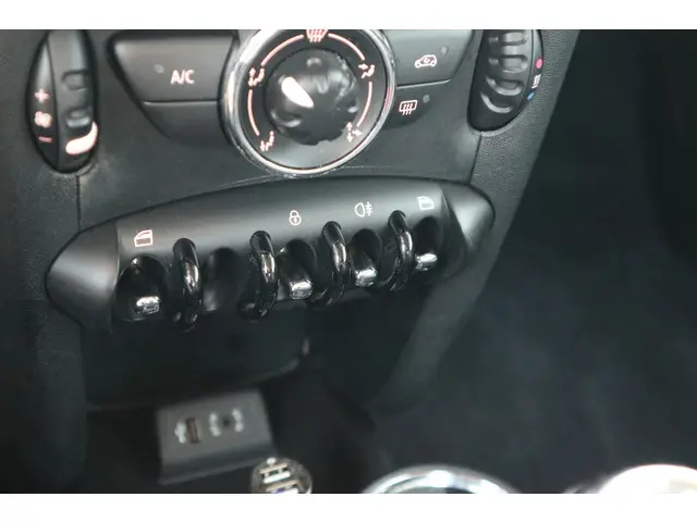 MINI One Mini 1.6 Business Line 2012 Benzine 26