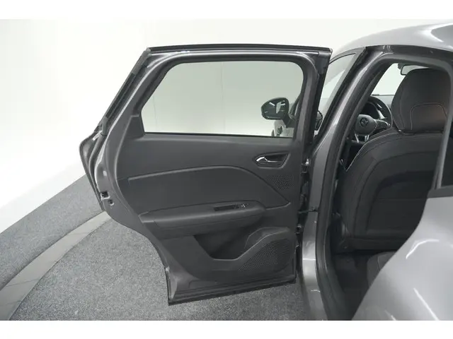 Renault Captur Mild Hybrid 160 EDC Techno 2025 Benzine 65