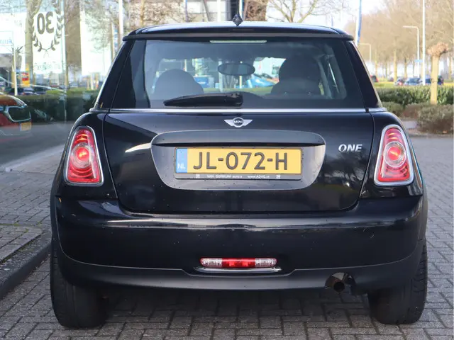 MINI One 1.6 2013 Benzine 21