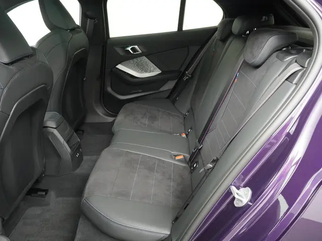 BMW 1 Serie 120 M Sport Design Edition 2025 Benzine 14