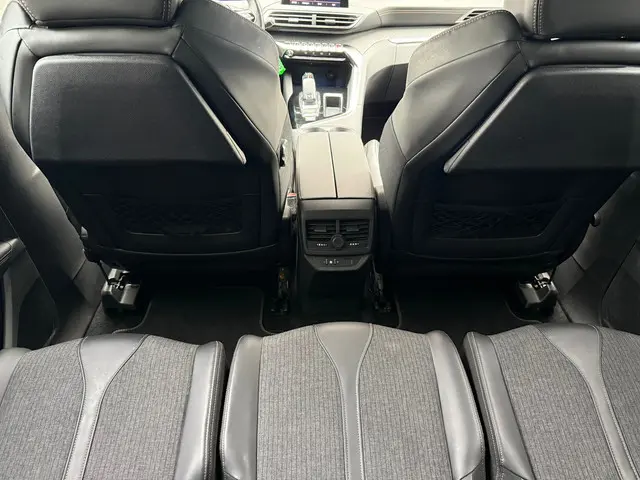Peugeot 5008 1.6 e-THP GT-Line - 7 personen 2018 Benzine 37