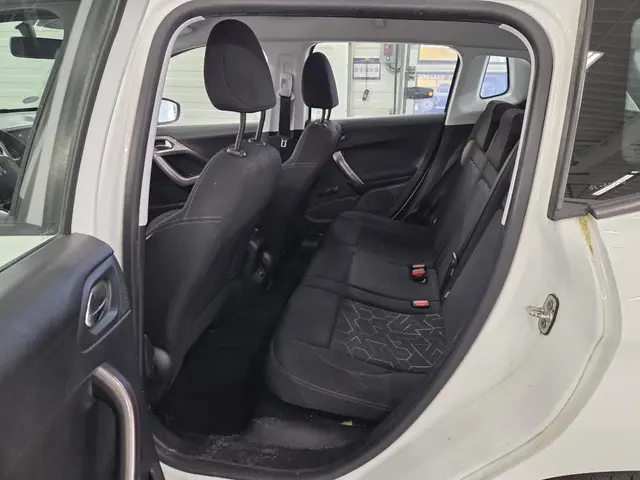 Peugeot 2008 1.2 PureTech Active 2015 Benzine 8
