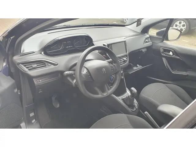 Peugeot 208 1.2 PureTech Blue Lion 2017 Benzine 6