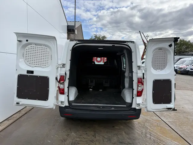 Maxus eDeliver3 50kWh 122PK 2022 Elektrisch 11