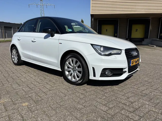 Audi A1 Sportback 1.2 TFSI Admired 2014 Benzine 4