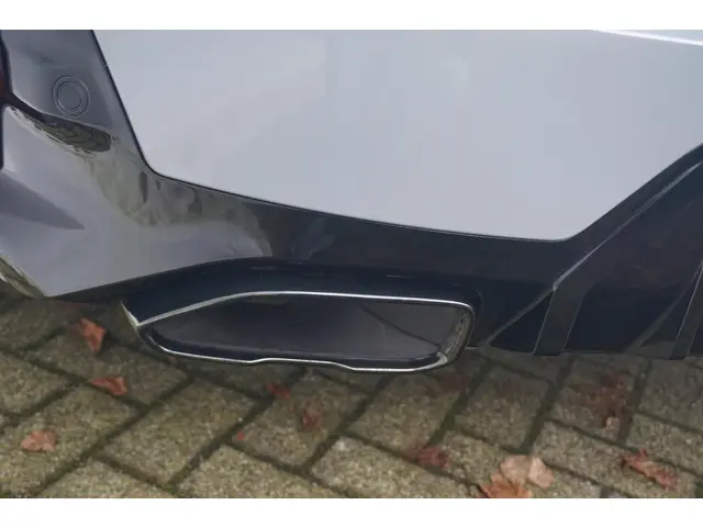 BMW 3 Serie Touring 330e 2024 Hybride Benzine 22