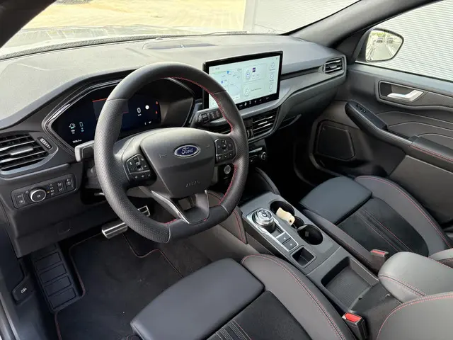 Ford Kuga 2.5 PHEV ST-Line X 2024 Hybride Benzine 13