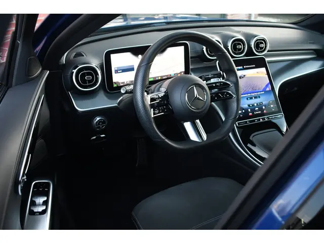 Mercedes-Benz C-Klasse Estate 200 AMG Line 2021 Benzine 73