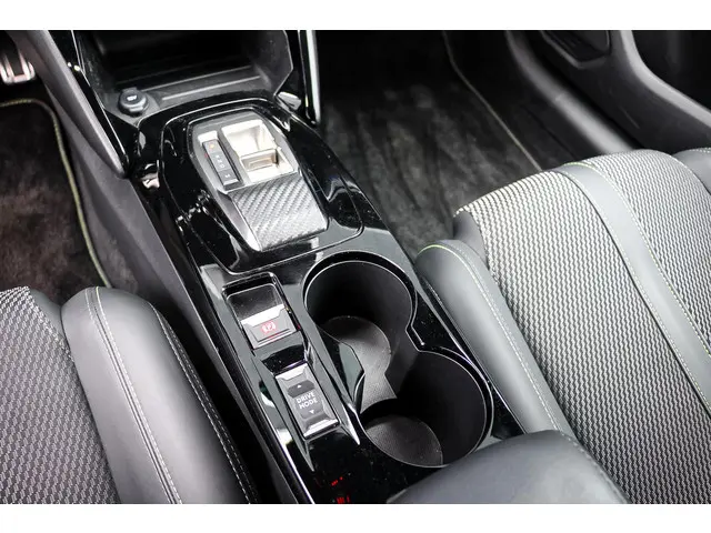 Peugeot 208 Hybrid 136 e-DCS6 GT 2024 Hybride Benzine 14