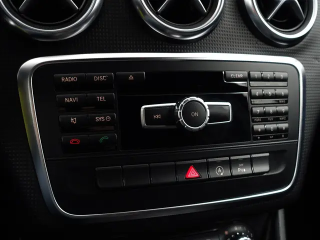 Mercedes-Benz A-Klasse 180 Prestige- 2015 Benzine 12