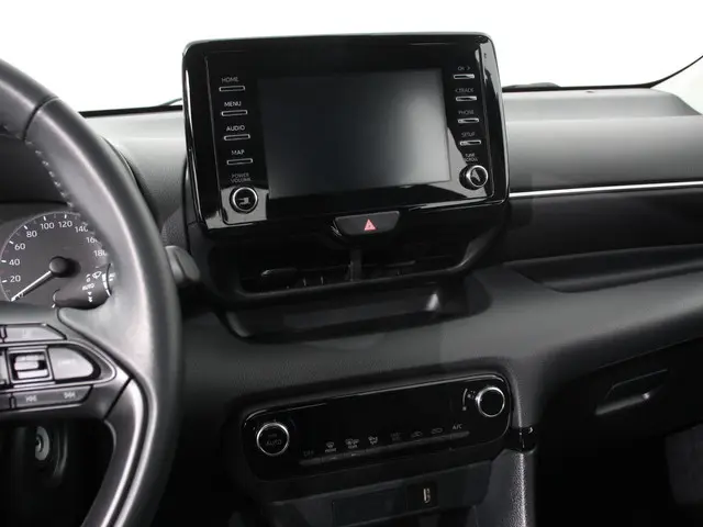 Toyota Yaris 1.5 Hybrid Comfort 2023 Hybride Benzine 19