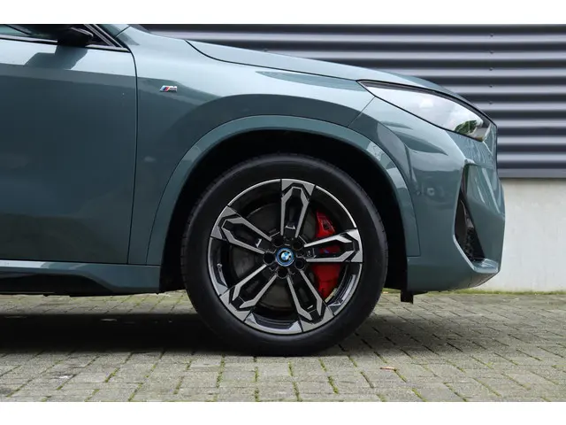 BMW iX1 eDrive20 2025 Elektrisch 6