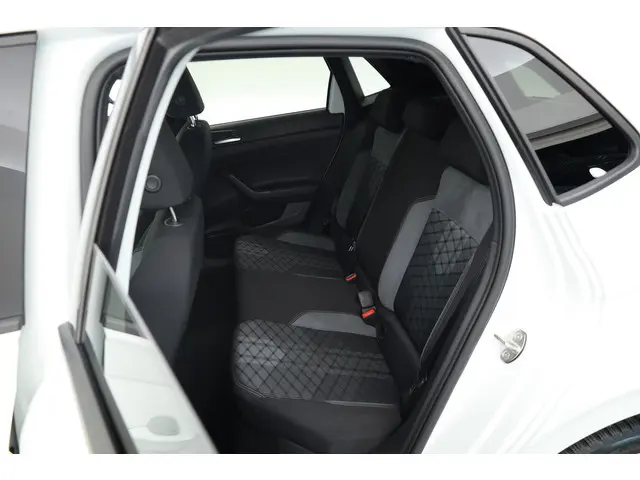 Volkswagen Polo 1.0 TSI R-Line DSG 2023 Benzine 25