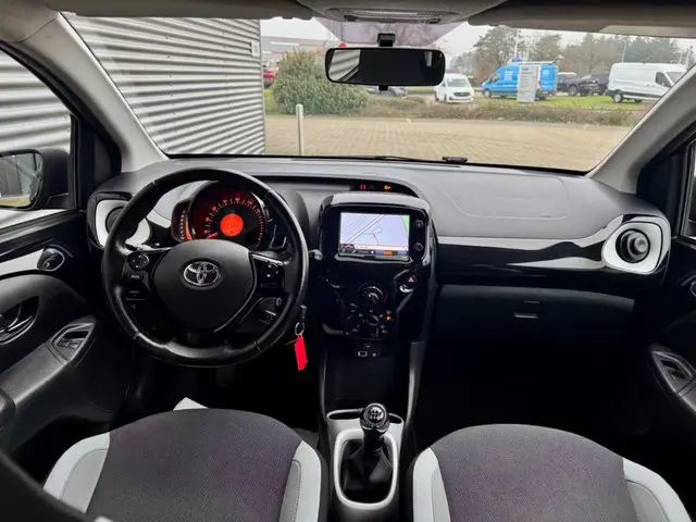 Toyota Aygo 1.0 VVT-i x-now 2016 Benzine 11