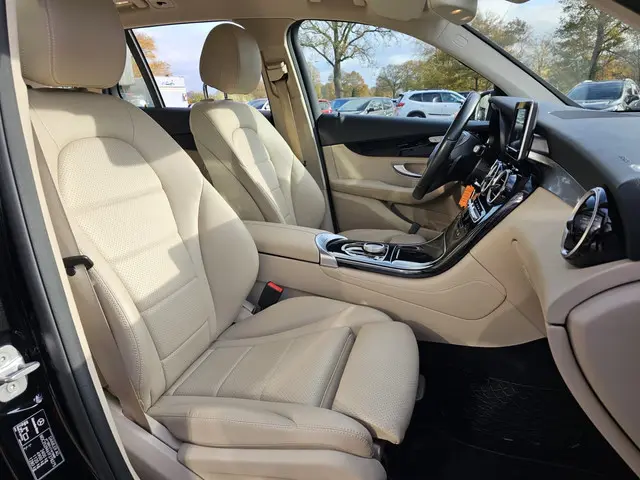 Mercedes-Benz GLC 250 4MATIC Prestige 2017 Benzine 30