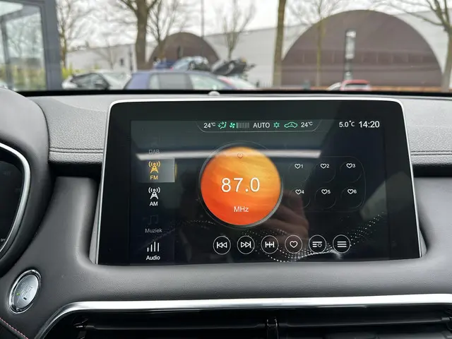 MG EHS 1.5 TGDI Luxury 2023 Hybride Benzine 26