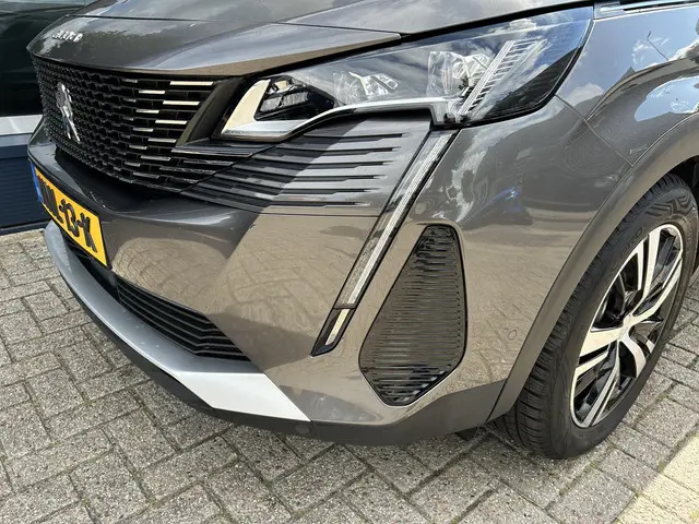 Peugeot 3008 1.6 HYbrid 225 GT 2023 Hybride Benzine 34
