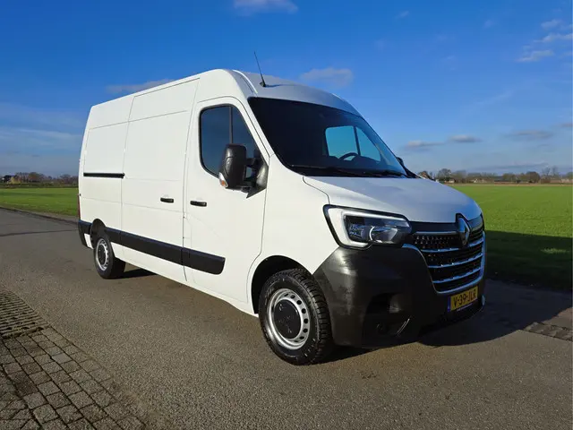 Renault Master T35 2.3 dCi L2 H2 2022 Diesel 8