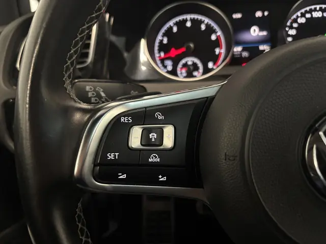 Volkswagen Golf 1.5 TSI R-Line 2017 Benzine 25