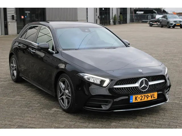 Mercedes-Benz A-Klasse 200 AMG 2018 Benzine 4