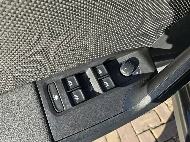 SEAT Arona 1.0 TSI Xcellence,camera,carplay 2018 Benzine 17
