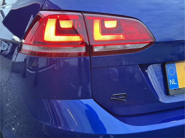 Volkswagen Golf 2.0 TSI R 4Motion 2015 Benzine 28