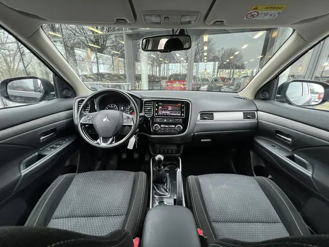 Mitsubishi Outlander 3