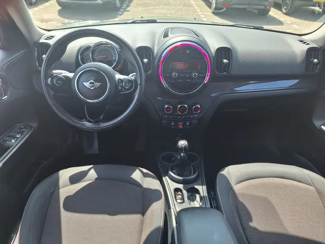 MINI Countryman Mini 1.5 One 2018 Benzine 17