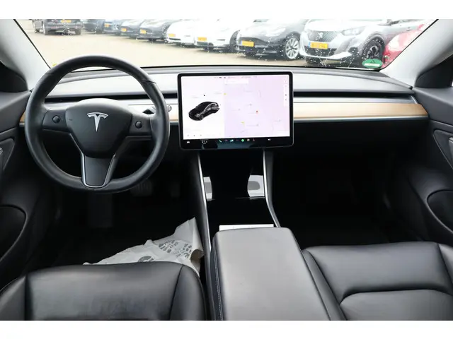 Tesla Model 3 2