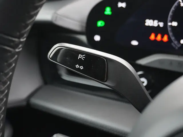 Porsche Taycan Performance 84 kWh 2023 Elektrisch 28