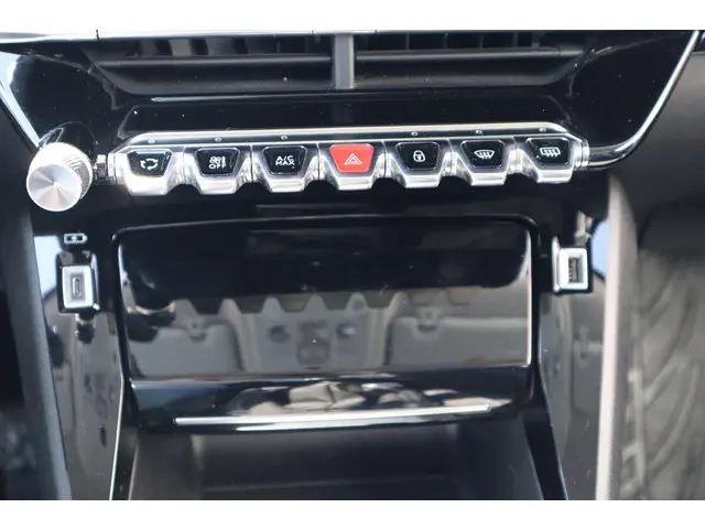 Peugeot 2008 1.2 130PK ALLURE PACK 2021 Benzine 17